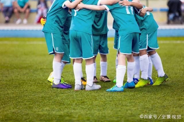 曼城主场迎战布莱顿，哈兰德与多库领衔首发阵容